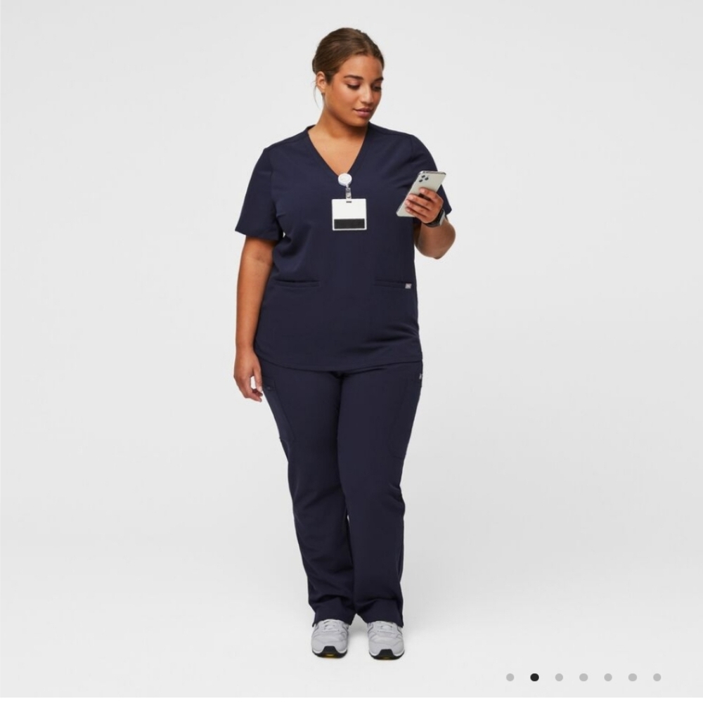 New Large Navy Figs Scrub Set